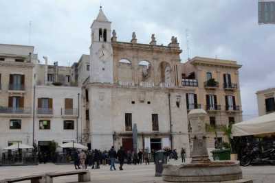 Viaggio all'interno del dimenticato Palazzo del Sedile: veglia su Bari da 550 anni 